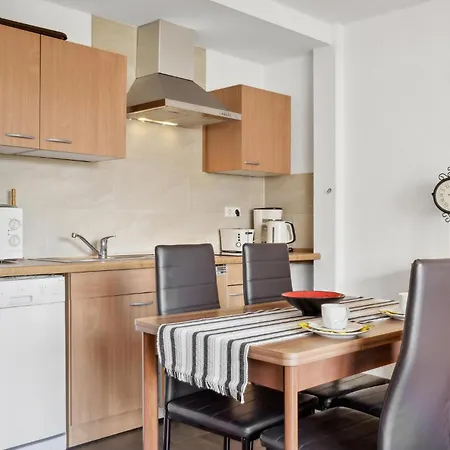 2 Bedroom Amazing In Dom wakacyjny *
